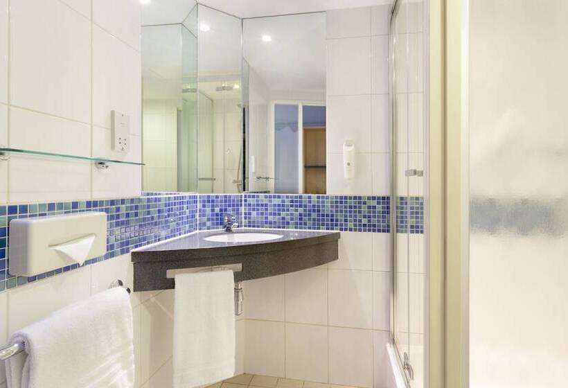 Номер Стандарт, Holiday Inn Express Earls Court, An Ihg