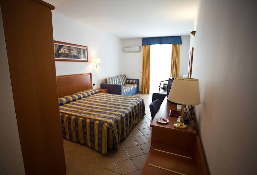 Полулюкс Вид на Бассейн, Palace Hotel San Michele