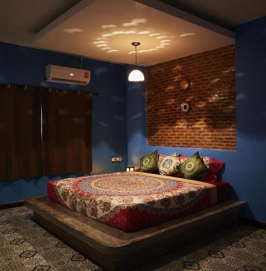 带大床的豪华间, The Sun Resort Ratchaburi