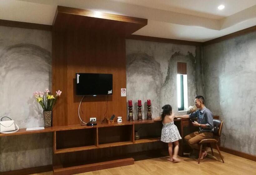 家庭小型套房, The Sun Resort Ratchaburi