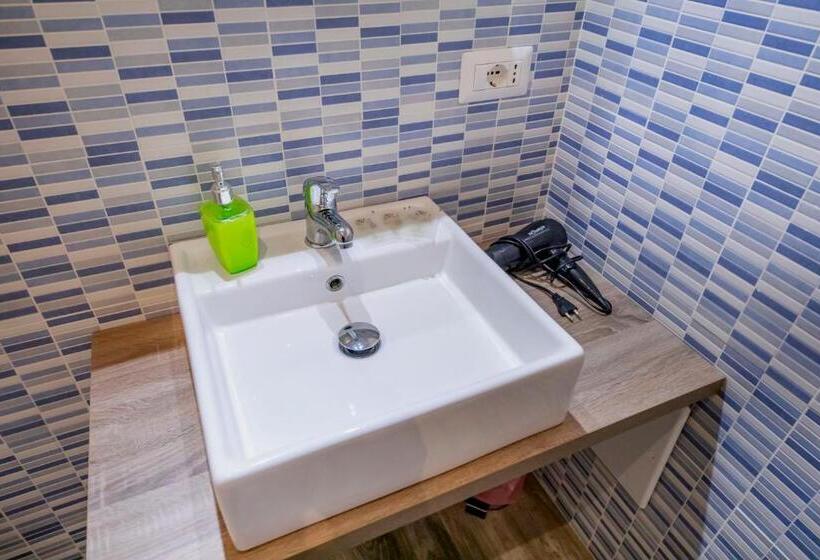 トリプルクラシックルーム, Borgo Marino Suite B&b