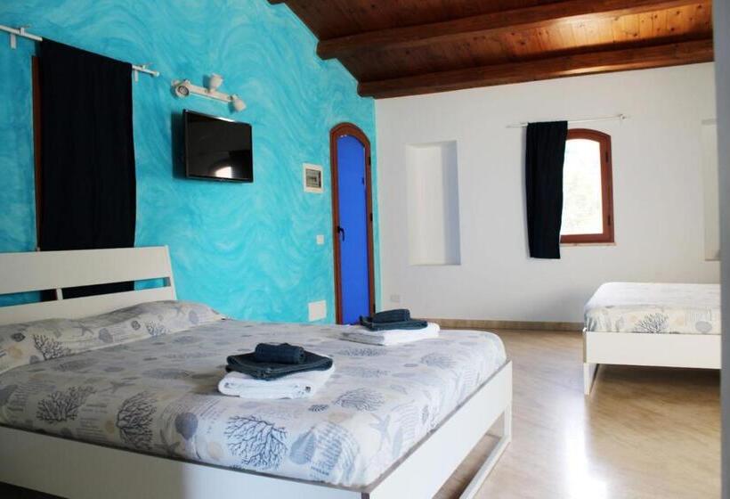 Четырехместный Номер Стандарт Вид на Море, Borgo Marino Suite B&b