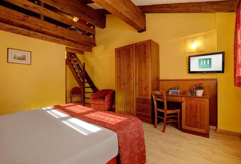 Четырехместный Номер Стандарт, Ih Hotels Courmayeur Mont Blanc