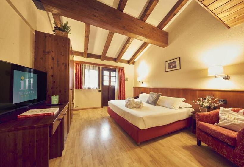 Четырехместный Номер Стандарт, Ih Hotels Courmayeur Mont Blanc
