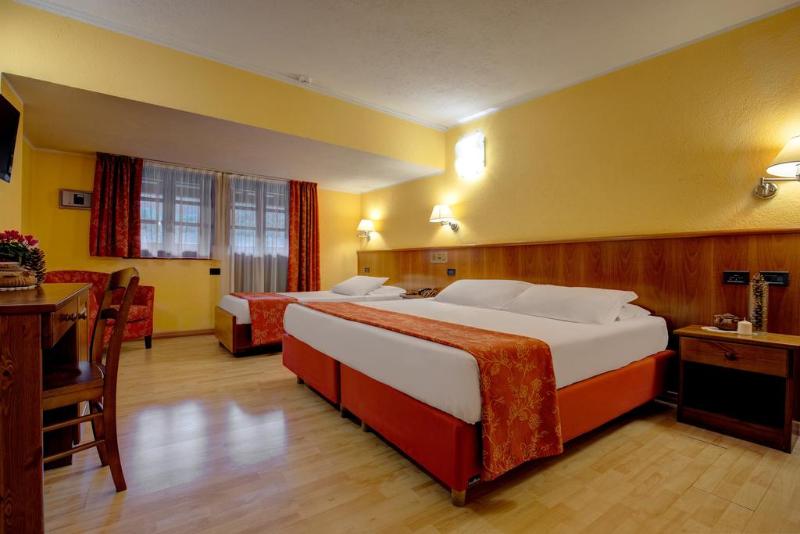 Номер Стандарт Трехместный, Ih Hotels Courmayeur Mont Blanc