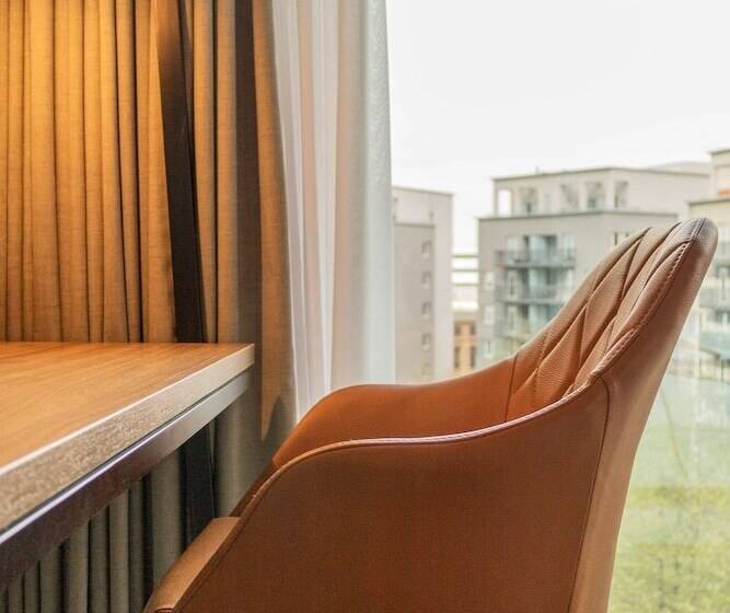اتاق سوپریور با چشم‌انداز, Radisson Blu Hotel Frankfurt