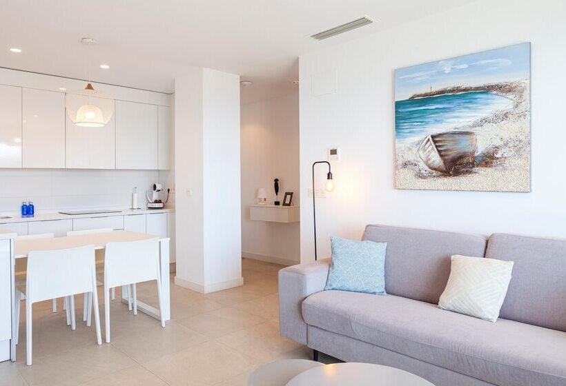 آپارتمان 2 خوابه با چشم‌انداز دریا, Blue Line Apartment