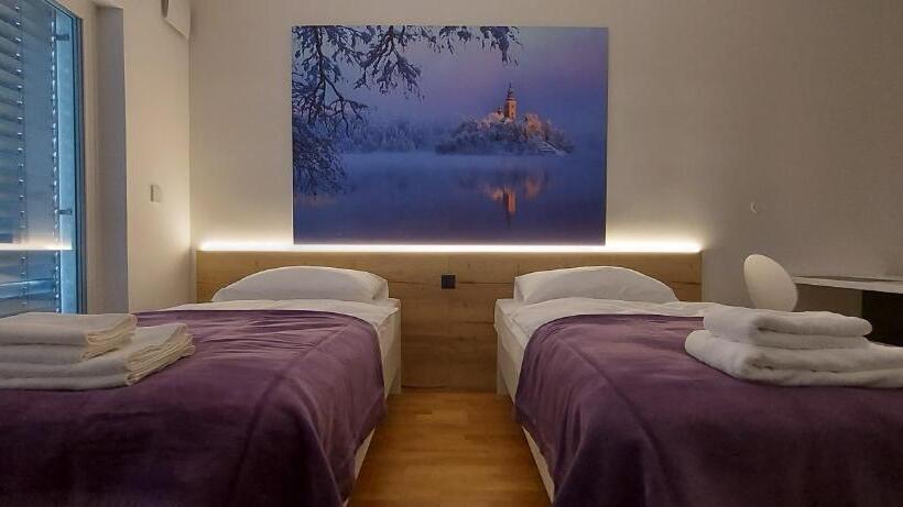 آپارتمان 1 خوابه با بالکن, Bed & Breakfast Rezidenca Pipanova