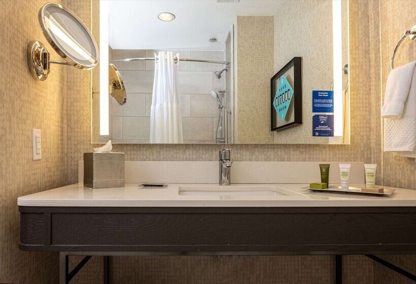 חדר סטנדרט שתי מיטות זוגיות, Hilton Austin Airport