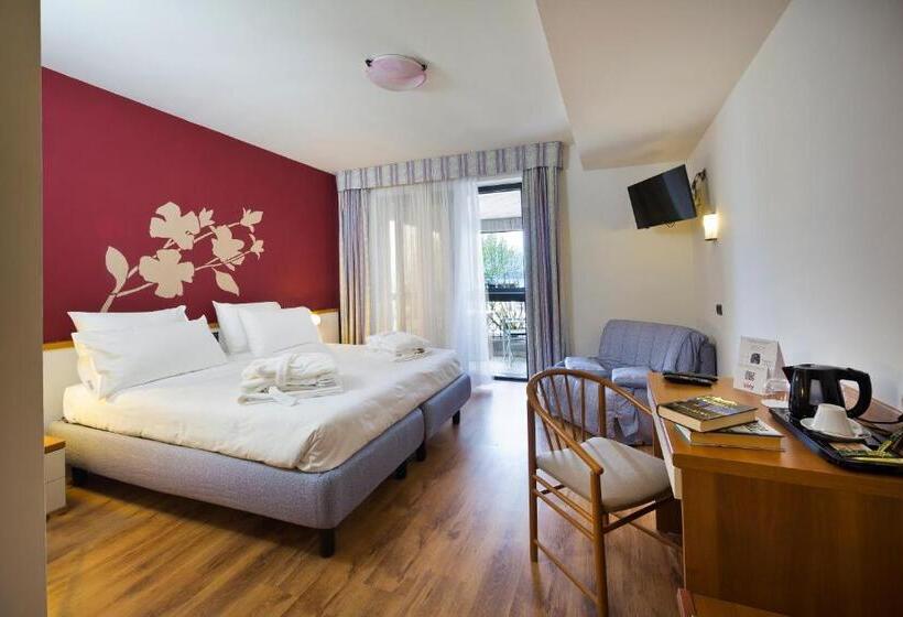 Номер Стандарт Вид на Озеро, Alevic Hotel Sirmione