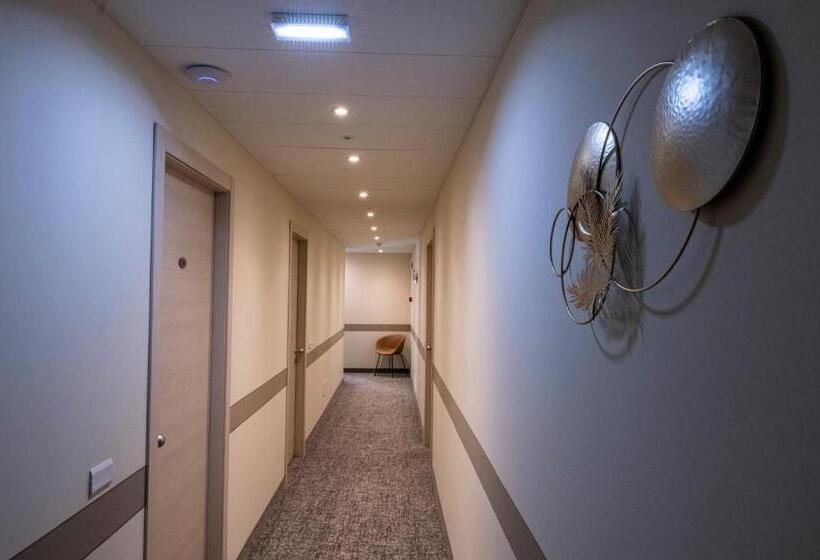 Standard Triple Room with Terrace, Boston