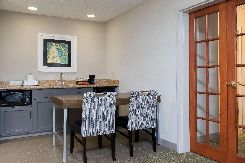 Люкс Кровать Кинг, Hampton Inn & Suites East Lansing/okemos