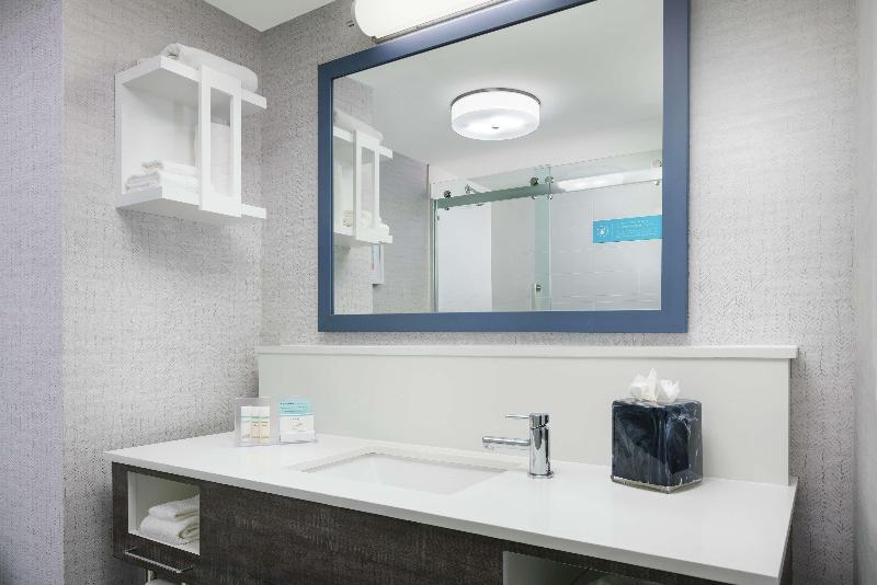 스탠다드 스튜디오 킹침대, Hampton Inn & Suites Tampa/ybor City/downtown