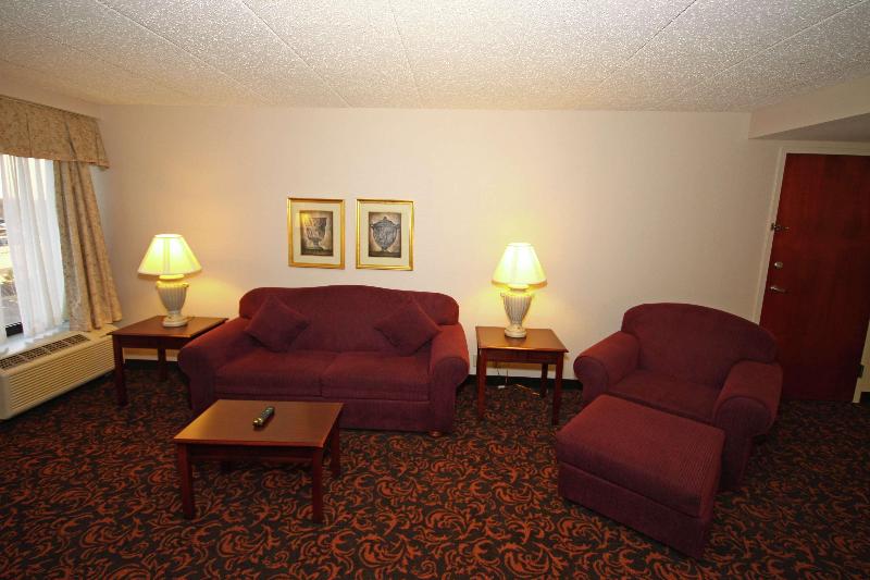 스위트 킹사이즈 침대, Hampton Inn Woodbridge