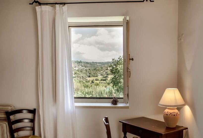 Quarto Triplo Estandar, Masseria Degli Ulivi   Noto