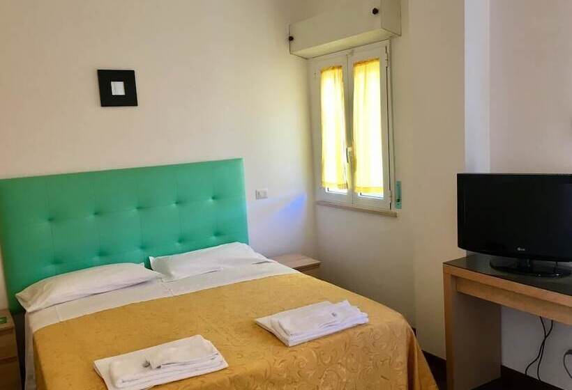 Quarto Triplo Estandar, Senza Pensieri Riccione