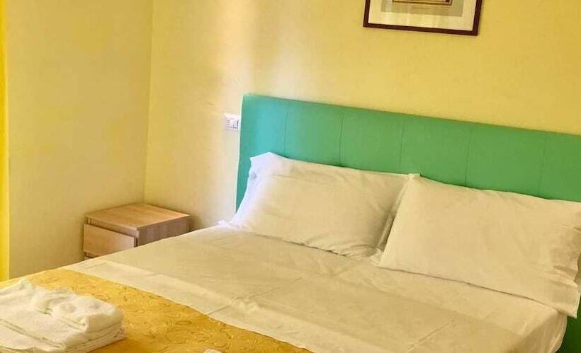 Quarto Triplo Estandar, Senza Pensieri Riccione