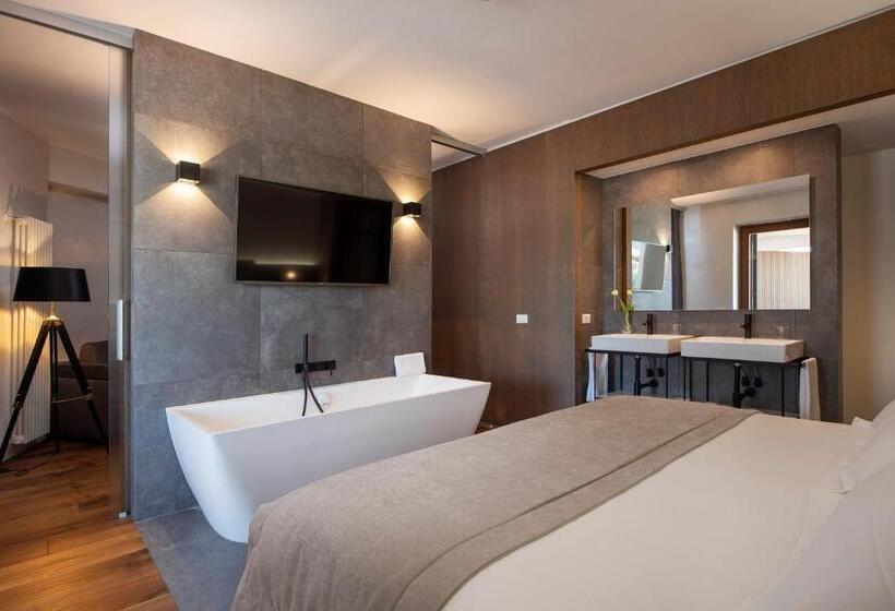 سوییت جونیور لوکس, Sport Village Hotel & Spa