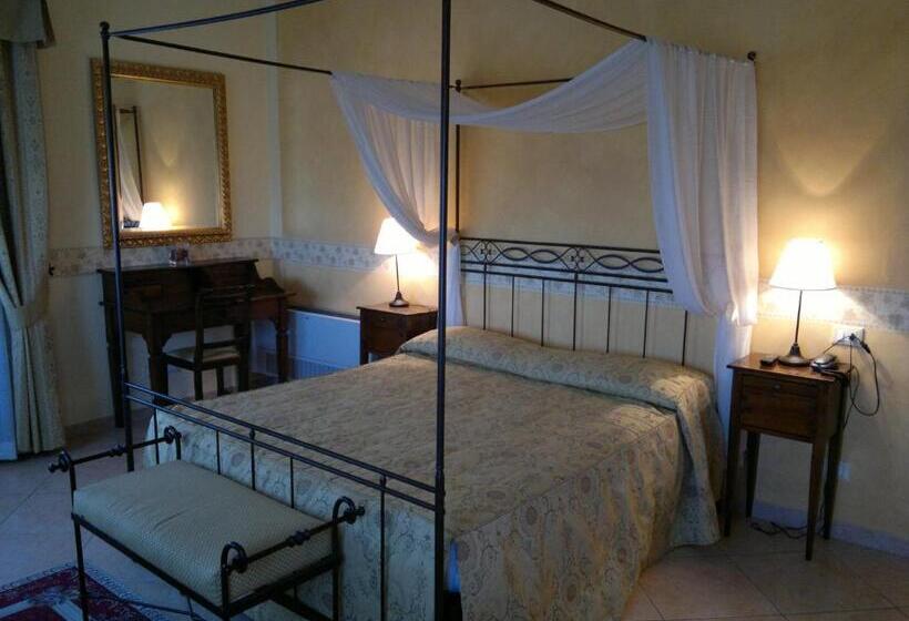 اتاق استاندارد سه نفره, Villa Ambrosina