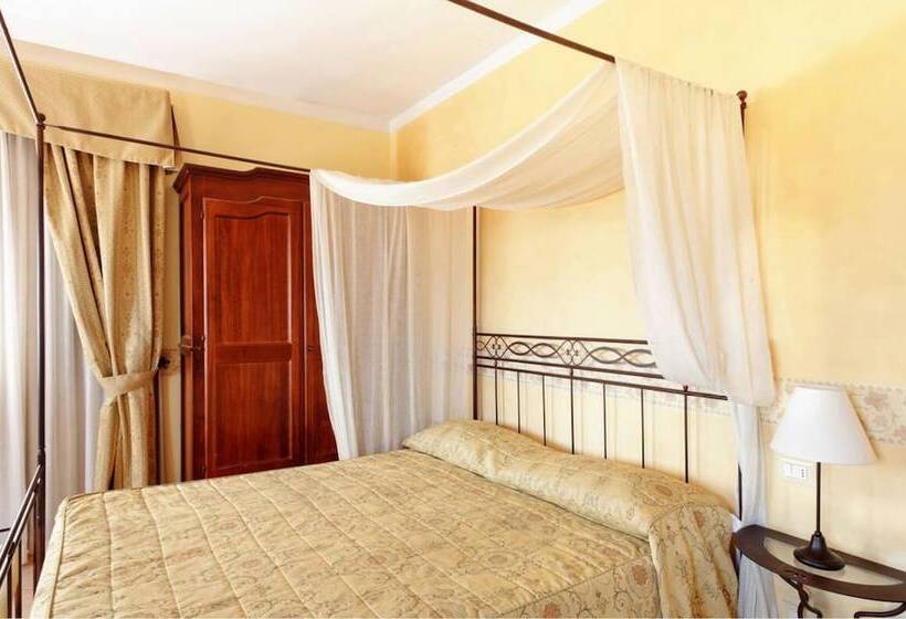 اتاق استاندارد سه نفره, Villa Ambrosina