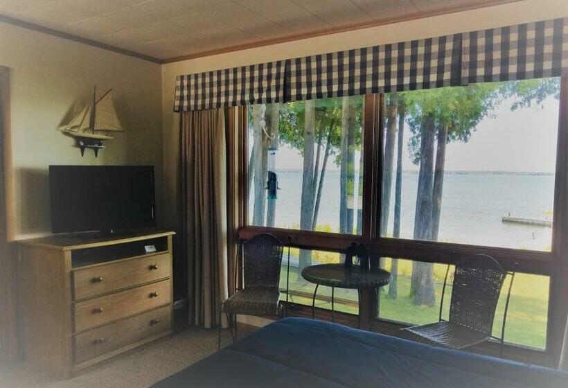 Номер Deluxe, Square Rigger Harbor Motel