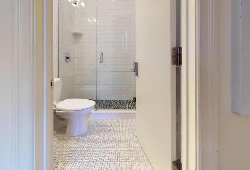 스탠다드 스튜디오, Charming Studio In Boston Brownstone, C. Ave #33