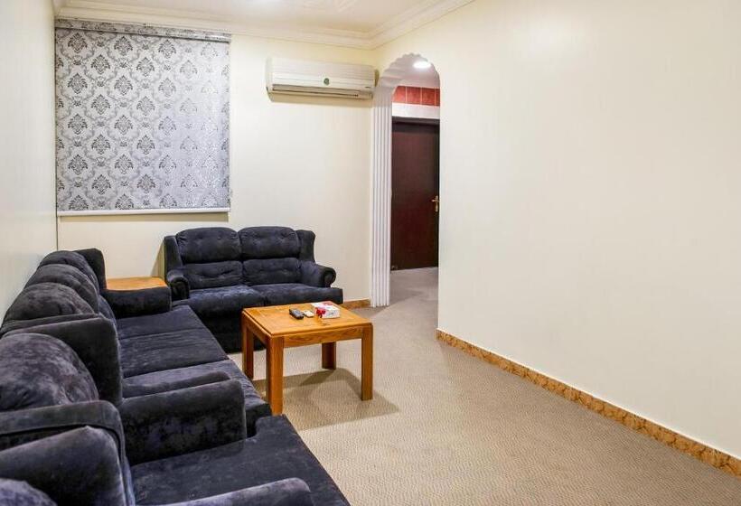 اتاق خانوادگی, Oyo 525 Rose Plaza1