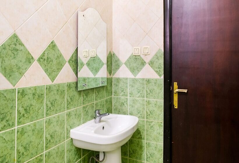 استودیوی استاندارد, Oyo 525 Rose Plaza1