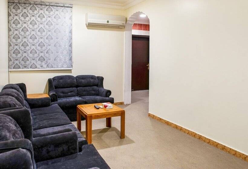 اتاق خانوادگی, Oyo 525 Rose Plaza1