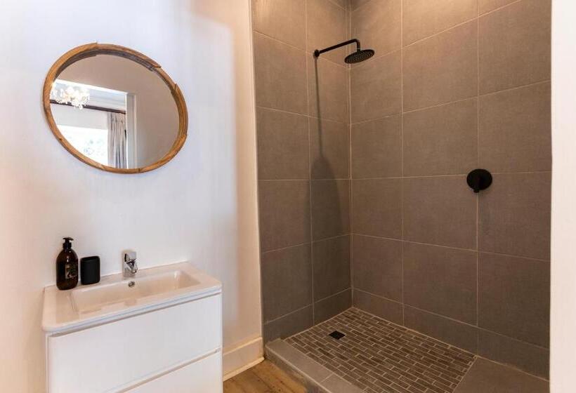 اتاق استاندارد, Taunton Manor