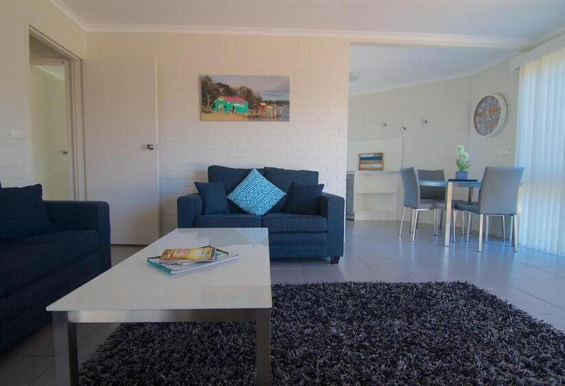 Апартаменты 2 Спальни, The Sands Holiday Apartments