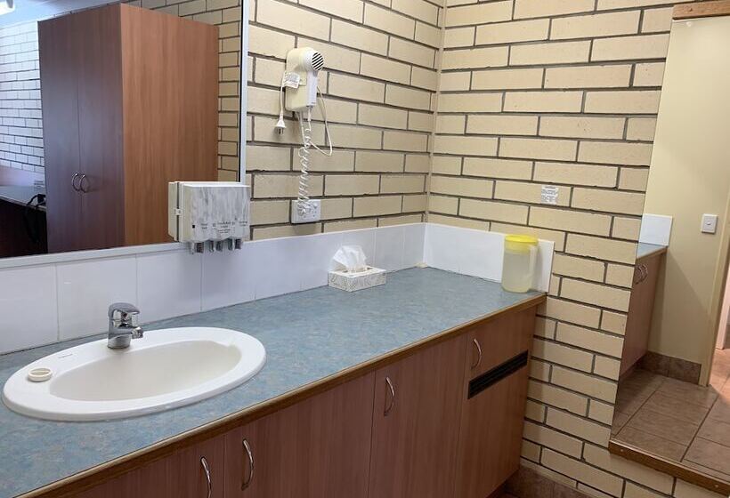 Номер Стандарт, Riverland Motor Inn