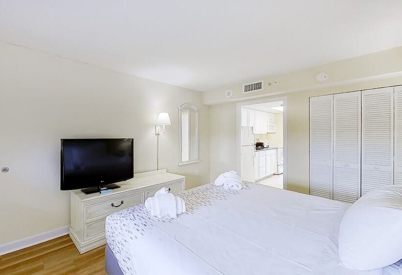Люкс Вид на Море, Camelot By The Sea By Oceana Resorts