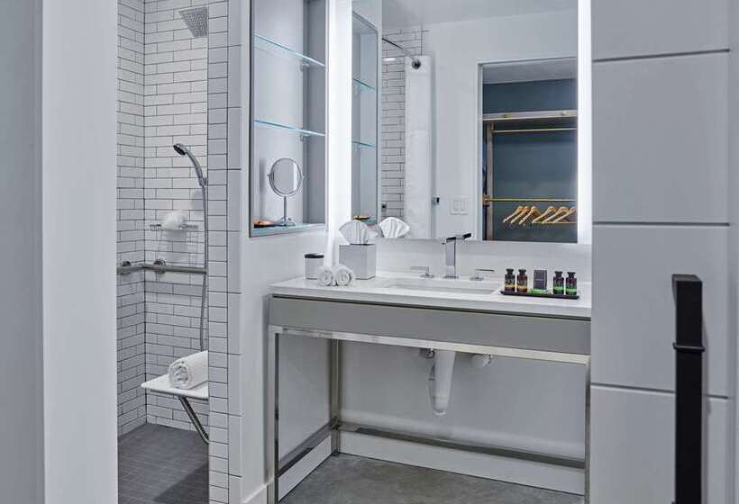 استودیوی لوکس, Hilton Club The Quin New York