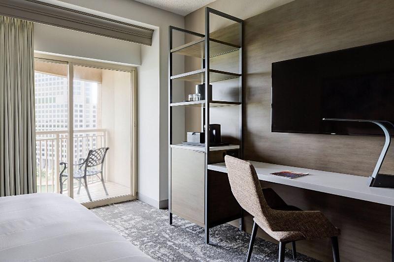 Номер Стандарт Вид на Озеро, Marriott Dallas Las Colinas