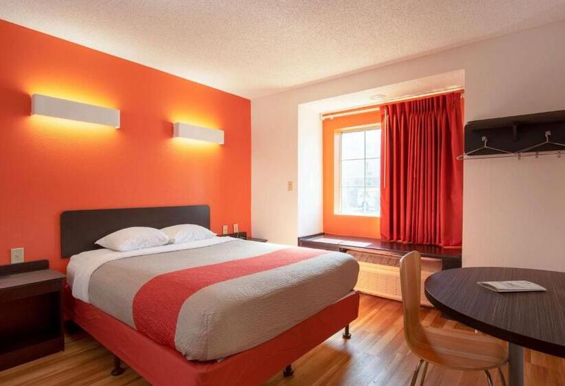 חדר סטנדרט מותאם לאדם עם מוגבלויות, Motel 6 El Paso, Tx   Southeast