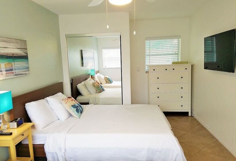 풀장 전망 스위트, St. Pete Beach Suites