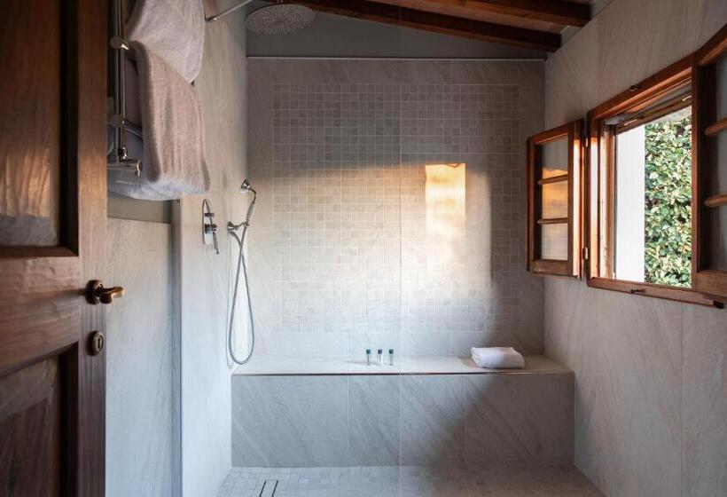 ویلای یک اتاق خوابه با استخر شنا, Relais Villa Olmo