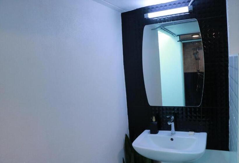 Номер Стандарт Совместная Ванная, Backpack Hostel