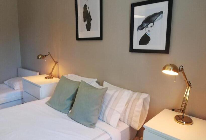 اتاق استاندارد سه نفره, Menina Da Ria Guest House