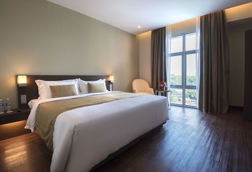 Deluxe room with river view, Astana Wing  Riverside Majestic