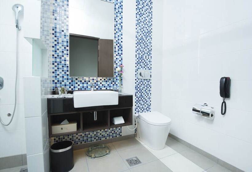 Deluxe room with river view, Astana Wing  Riverside Majestic