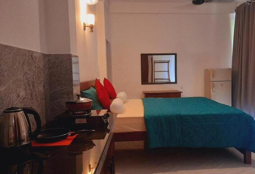 Трехместный Номер Стандарт с Балконом, New Sea Lion Guest House