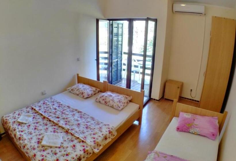 اتاق استاندارد با چشم‌انداز باغ, Guesthouse Obala