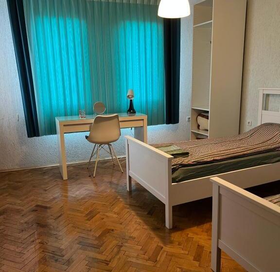 Апартаменты 1 Спальня, White Guest House 2