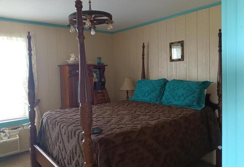 디럭스 룸, Tombstone Bordello Bed & Breakfast