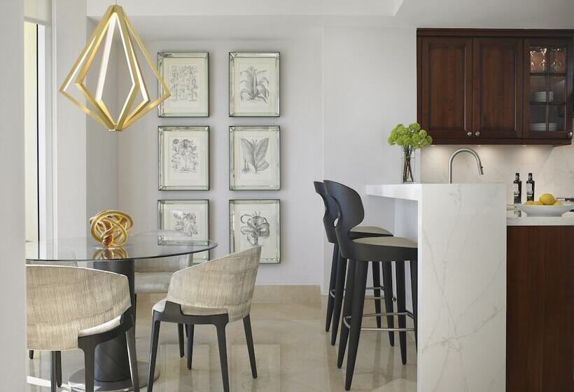 Люкс Deluxe 2 Спальни, Acqualina Resort And Residences