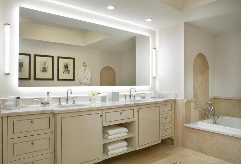Люкс Deluxe Вид на Море, Acqualina Resort And Residences