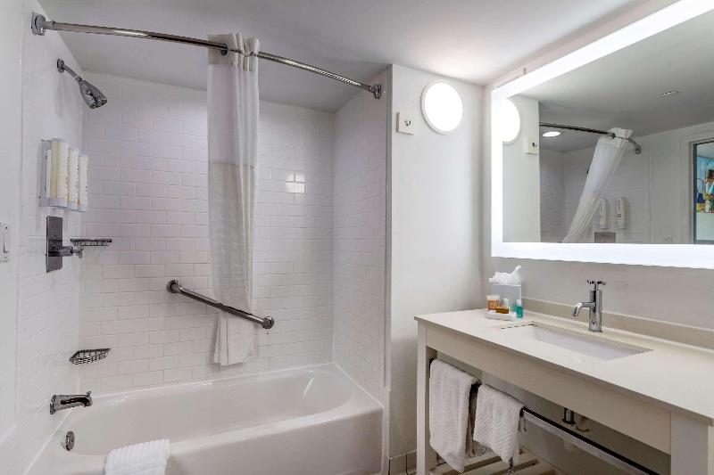Люкс Кровать Кинг, Clarion Pointe Galveston Seawall