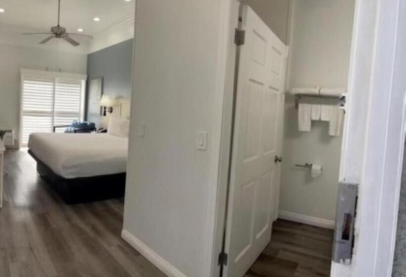 스탠다드 룸 킹사이즈 침대, Ramada By Wyndham Redondo Beach
